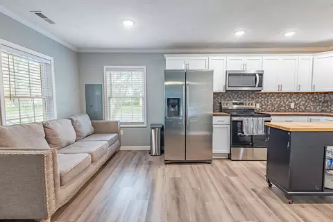 Kitchen - 2400 W High St, Springfield, MO 65803 photo 3 of 7