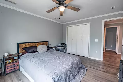 Bedroom - 2400 W High St, Springfield, MO 65803 photo 2 of 5