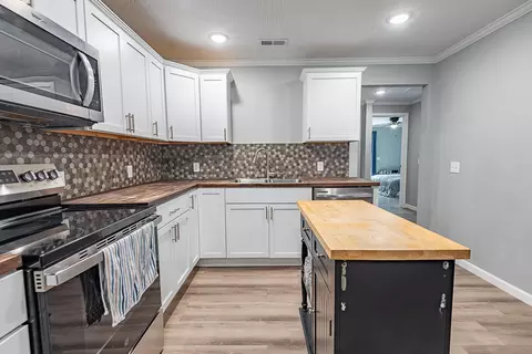 Kitchen - 2400 W High St, Springfield, MO 65803 photo 7 of 7