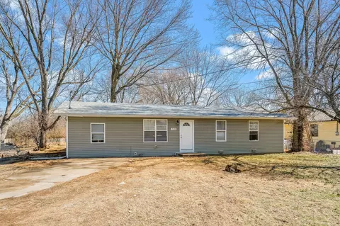 718 N Hillcrest Ave, Springfield, MO 65803 photo 3