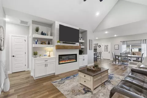 183 E Cowling St, Republic, MO 65738 photo 10