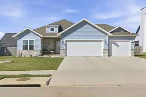 183 E Cowling St, Republic, MO 65738 photo 2