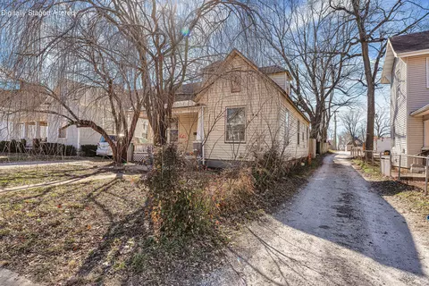 642 W Nichols St, Springfield, MO 65802 photo 1