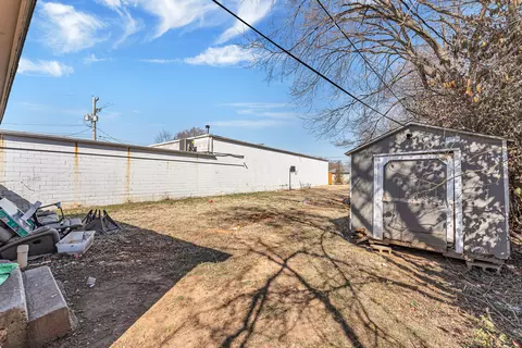 2551 W Grand St, Springfield, MO 65802 photo 2