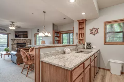 24 Village Trl #10-4, Branson, MO 65616