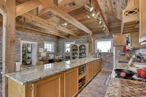 Kitchen - 2736 E 15th St, Joplin, MO 64804 photo 9 of 11