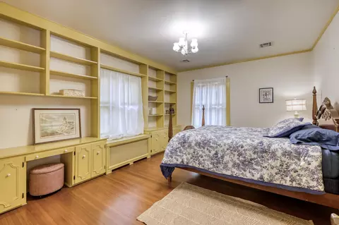 Bedroom - 2736 E 15th St, Joplin, MO 64804 photo 1 of 17