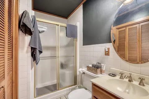 Bath - 2736 E 15th St, Joplin, MO 64804 photo 2 of 9