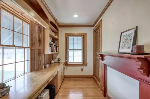 Entry Way - 2736 E 15th St, Joplin, MO 64804 photo 6 of 9