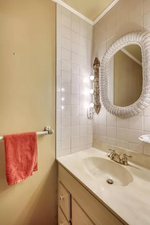 Bath - 2736 E 15th St, Joplin, MO 64804 photo 4 of 9