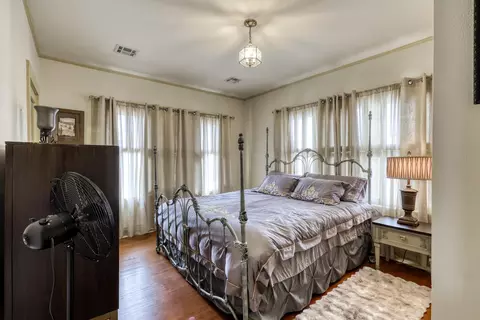 Bedroom - 2736 E 15th St, Joplin, MO 64804 photo 4 of 17