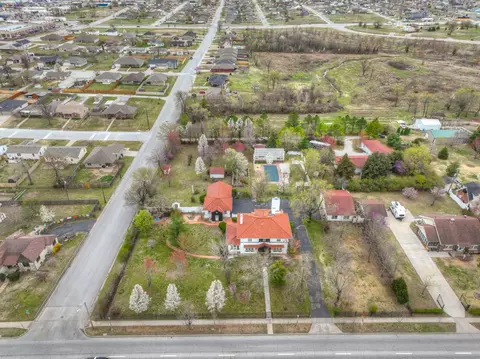 View/Area - 2736 E 15th St, Joplin, MO 64804 photo 2 of 15