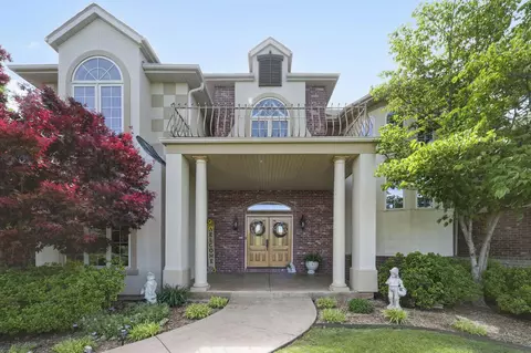 Exterior - 109 Cedar Blf, Saddlebrooke, MO 65630 photo 4 of 27