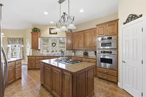 Kitchen - 109 Cedar Blf, Saddlebrooke, MO 65630 photo 1 of 4