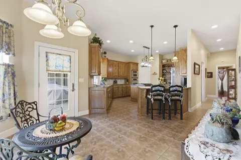 Entry Way - 109 Cedar Blf, Saddlebrooke, MO 65630 photo 2 of 7