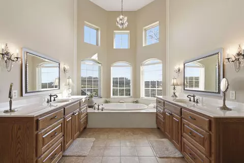 Bath - 109 Cedar Blf, Saddlebrooke, MO 65630 photo 2 of 5
