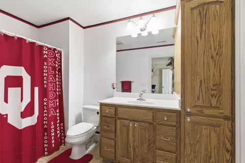 Bath - 109 Cedar Blf, Saddlebrooke, MO 65630 photo 5 of 5