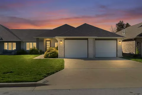 2390 E Cardinal St, Springfield, MO 65804
