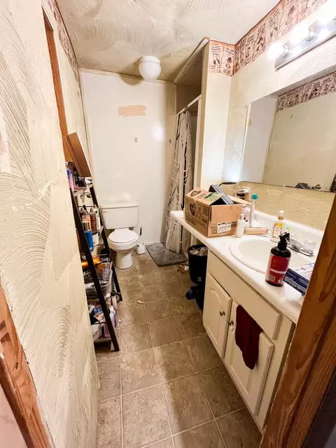 Bath - 903 Vine St, Thayer, MO 65791 photo 5 of 7