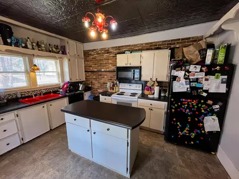 Kitchen - 903 Vine St, Thayer, MO 65791 photo 1 of 3