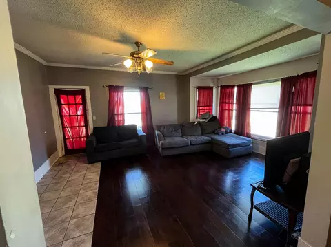Living - 903 Vine St, Thayer, MO 65791 photo 1 of 1