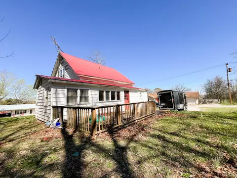 Exterior - 903 Vine St, Thayer, MO 65791 photo 3 of 5