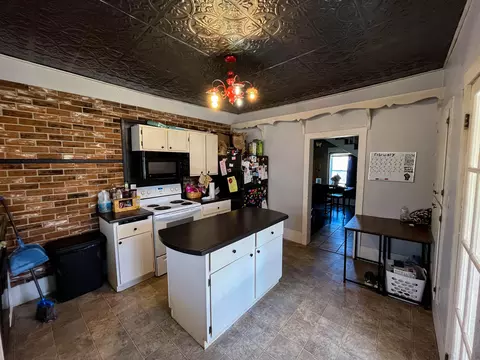 Kitchen - 903 Vine St, Thayer, MO 65791 photo 3 of 3