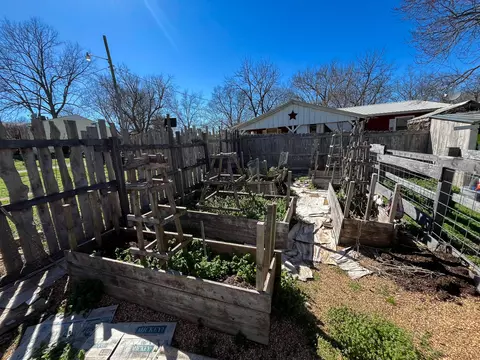 Exterior - 695 Summit Ave, Mammoth Spring, AR 72554 photo 14 of 14