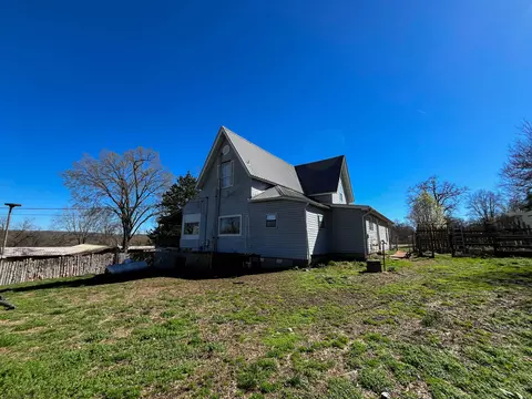 Exterior - 695 Summit Ave, Mammoth Spring, AR 72554 photo 11 of 14