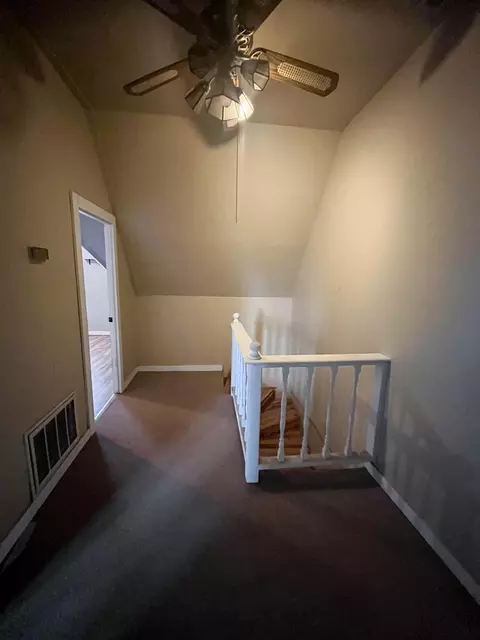 Entry Way - 695 Summit Ave, Mammoth Spring, AR 72554 photo 7 of 7