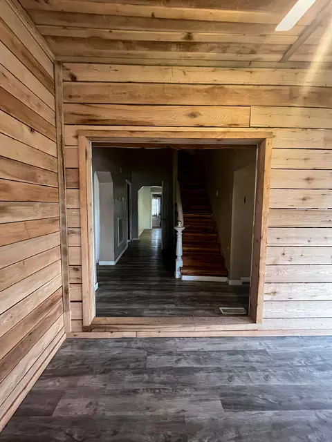 Entry Way - 695 Summit Ave, Mammoth Spring, AR 72554 photo 1 of 7