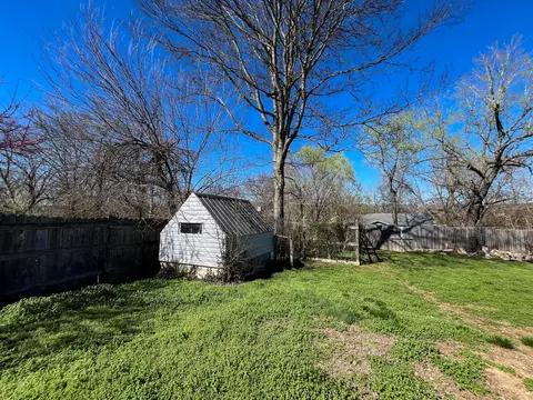 Exterior - 695 Summit Ave, Mammoth Spring, AR 72554 photo 13 of 14