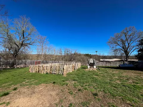Exterior - 695 Summit Ave, Mammoth Spring, AR 72554 photo 9 of 14