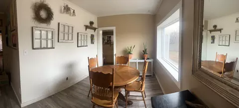 Dining - 695 Summit Ave, Mammoth Spring, AR 72554 photo 1 of 5