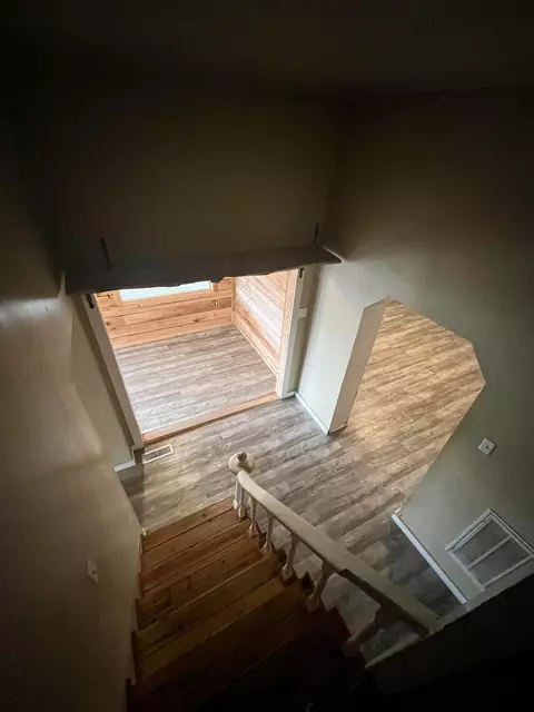 Entry Way - 695 Summit Ave, Mammoth Spring, AR 72554 photo 6 of 7