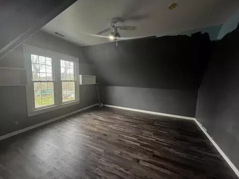 Bedroom - 695 Summit Ave, Mammoth Spring, AR 72554 photo 5 of 7