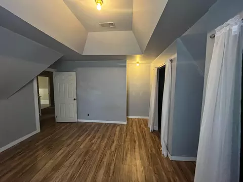 Bedroom - 695 Summit Ave, Mammoth Spring, AR 72554 photo 4 of 7