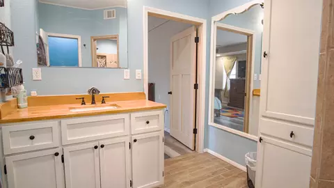 Bath - 442 E Main St, Fordland, MO 65652 photo 2 of 5
