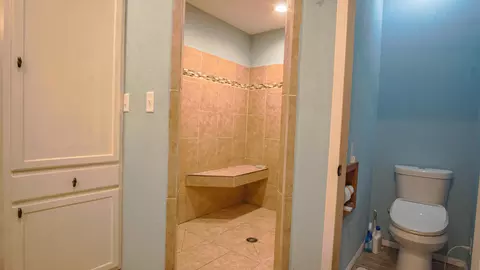 Bath - 442 E Main St, Fordland, MO 65652 photo 3 of 5