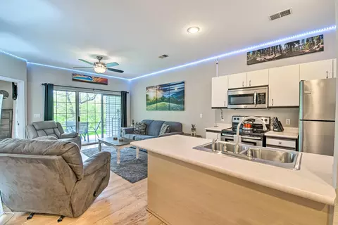813 Holiday Rdg #H2, Branson, MO 65616