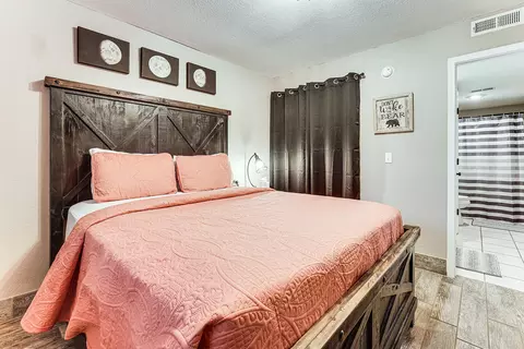 Bedroom - 38 Lantern Bay Rd #2, Branson, MO 65616 photo 2 of 4