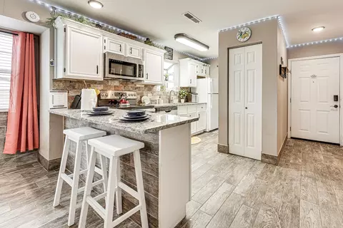 Kitchen - 38 Lantern Bay Rd #2, Branson, MO 65616 photo 1 of 3