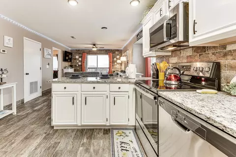 Kitchen - 38 Lantern Bay Rd #2, Branson, MO 65616 photo 3 of 3