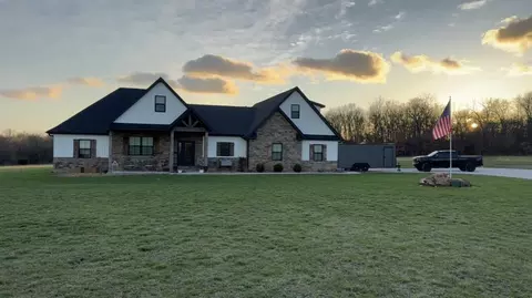 1060 E 431st Rd, Bolivar, MO 65613