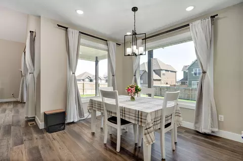 Dining - 4858 S Aaron Ave, Springfield, MO 65810 photo 2 of 2