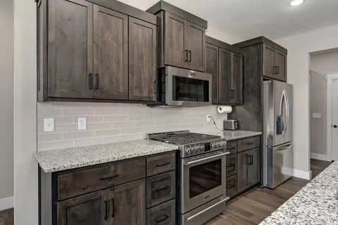 Kitchen - 4858 S Aaron Ave, Springfield, MO 65810 photo 3 of 3