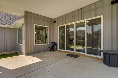 Exterior - 4858 S Aaron Ave, Springfield, MO 65810 photo 5 of 10