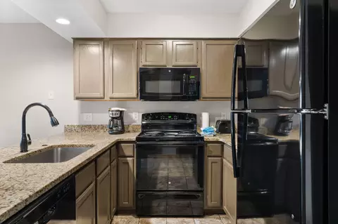 Kitchen - 429 E Chinquapin Cir #607, Branson, MO 65616 photo 3 of 4