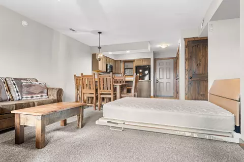 Bedroom - 429 E Chinquapin Cir #607, Branson, MO 65616 photo 1 of 9