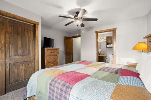 Bedroom - 429 E Chinquapin Cir #607, Branson, MO 65616 photo 7 of 9